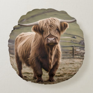Coussins Ronds **"Furry Majesty : The Woolly Brown Highland Cow"*
