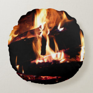 Coussins Ronds Logs dans la cheminée Photographie de feu chaud