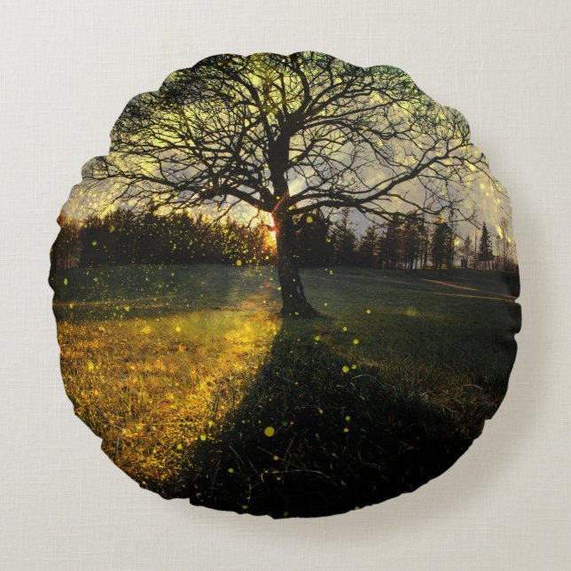 Coussins Ronds Magical fireflies dreamy landscape (Devant)
