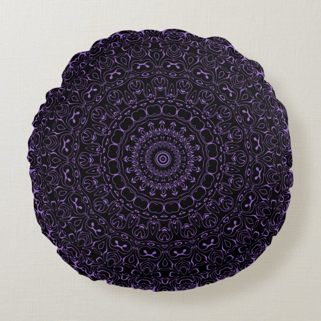 Coussins Ronds Mandala Améthyste violet avec symétrie complexe (Devant)
