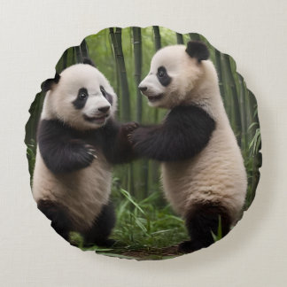Coussins Ronds Merveilles Fantaisistes : Les bébés pandas jouent