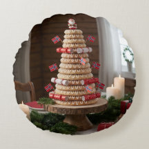Norwegian Kransekake, Round Pillow