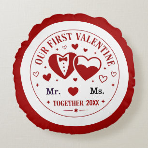 Coussins Ronds "Notre premier Saint-Valentin" personnalisé M. et 