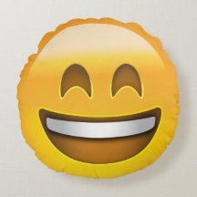 Visage souriant avec bouche ouverte et yeux souria