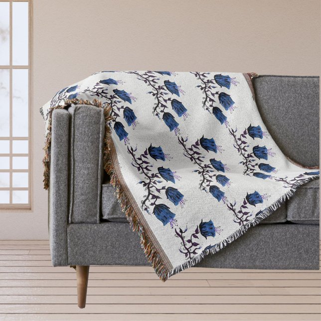 Couverture Blue Canterbury Bells Vine Flowers Jeter Blanket (Blue Canterbury Bells Vine Flowers Throw Blanket)