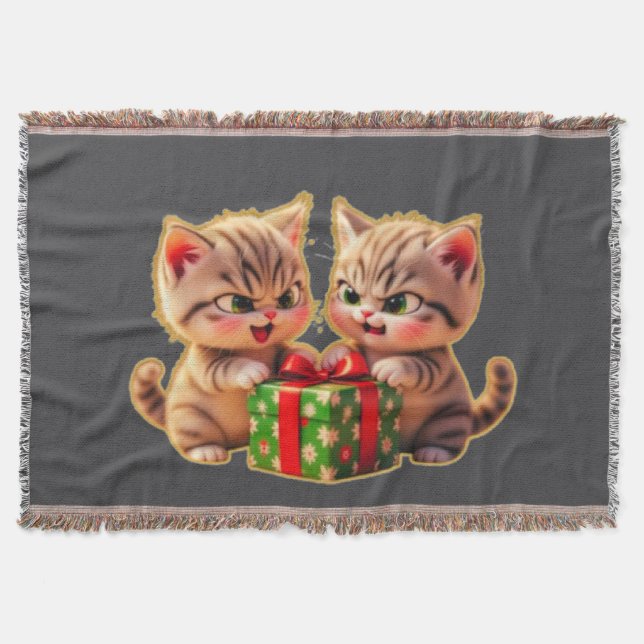 Couverture **Cute Kittens Fighting Over a Gift – Funny Christ (Devant)