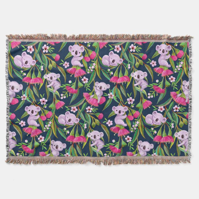 Couverture Cute Koalas Pale Lilac on Pink Eucalyptus Flowers (Devant)