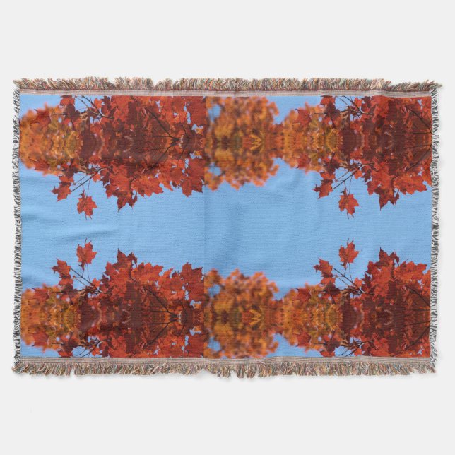 Couverture Feuilles rouges d'automne et ciel bleu (Devant)