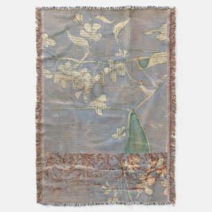 Couverture Fleurs blanches sur Arrière - plan de papier journ