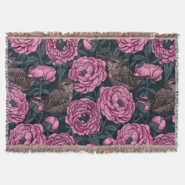Couverture Les pivoines et les brins sur gris foncé (Devant)