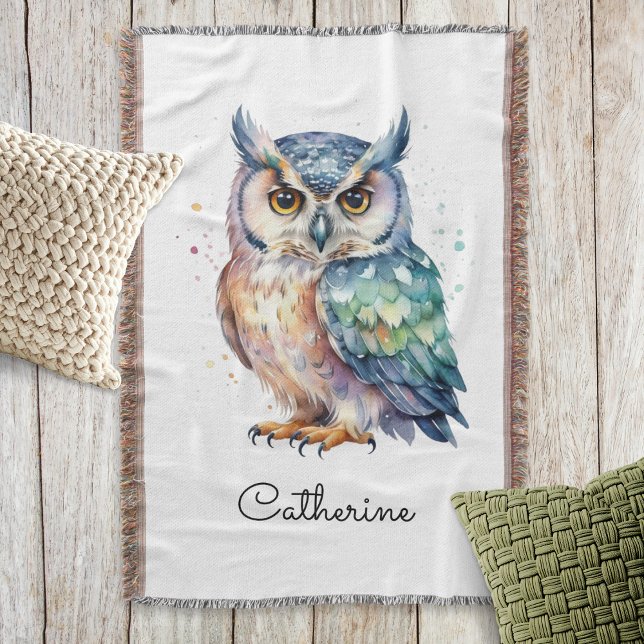 Couverture Modern Watercolor Horned Owl Personalized (A throw blanket with picture of a horned owl in a watercolor style, personalized with a name)