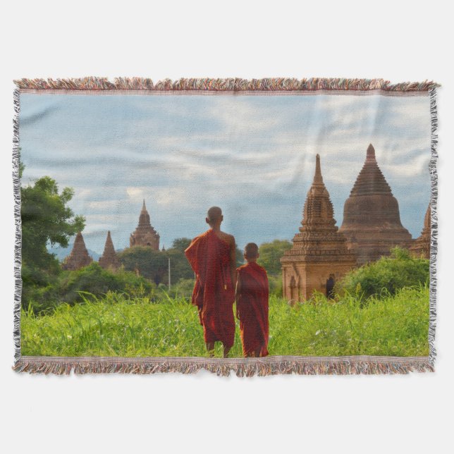 Couverture Moines avec des temples anciens (Devant)