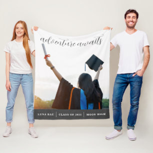 Couverture Polaire Adventure Await Graduate Fleece Blanket