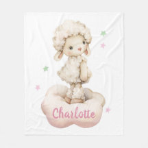 Agneau de petite fille mignon