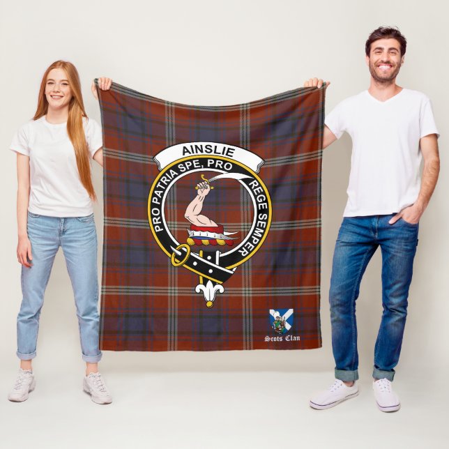 Couverture Polaire Ainslie Ancien Clan Badge Tartan Plaid (En situation)
