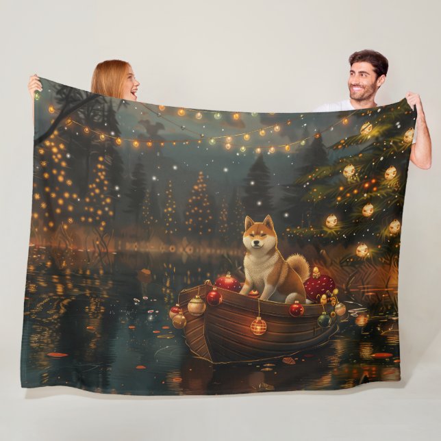 Couverture Polaire Akita Christmas Festive Voyage (En situation)