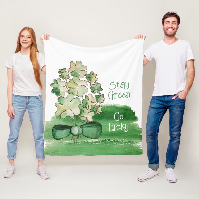 Couverture Polaire Aquarelle Shamrock très chanceuse (En situation)