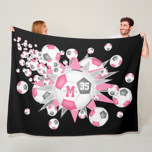 Couverture Polaire ballons de football gris rose stars filles salle d (En situation)
