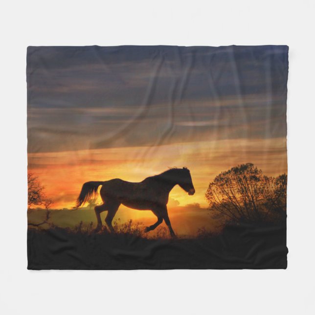 Couverture Polaire Beau cheval Trotting au lever du soleil (Devant (Horizontal))
