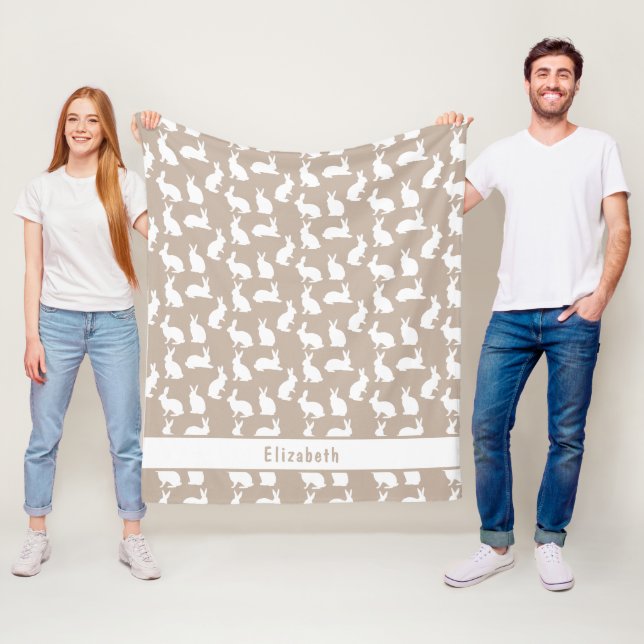 Couverture Polaire Beige And White Bunny Pattern With Name Easter (En situation)