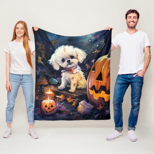 Couverture Polaire Bichon Frise Halloween avec citrouilles effrayant (En situation)