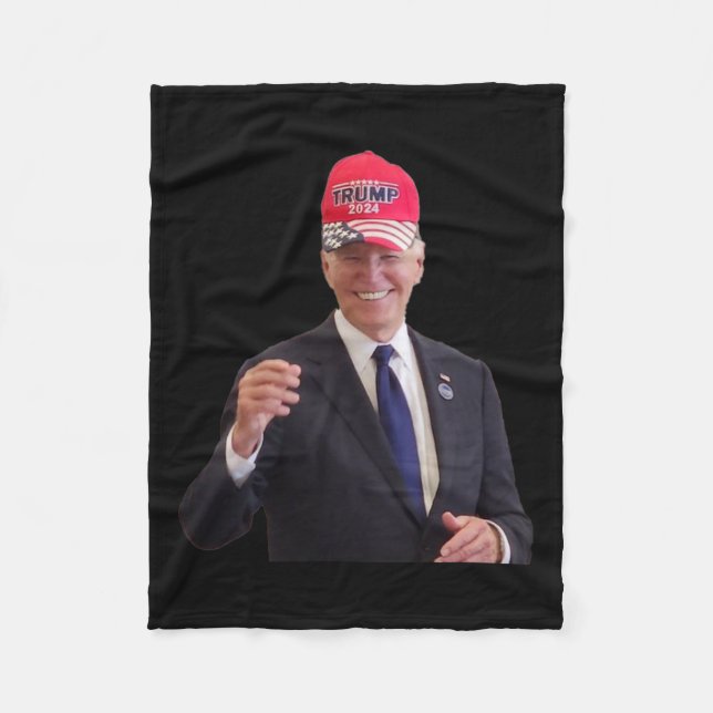 Couverture Polaire Biden Porte Un Casquette Trump 2024 (Devant)