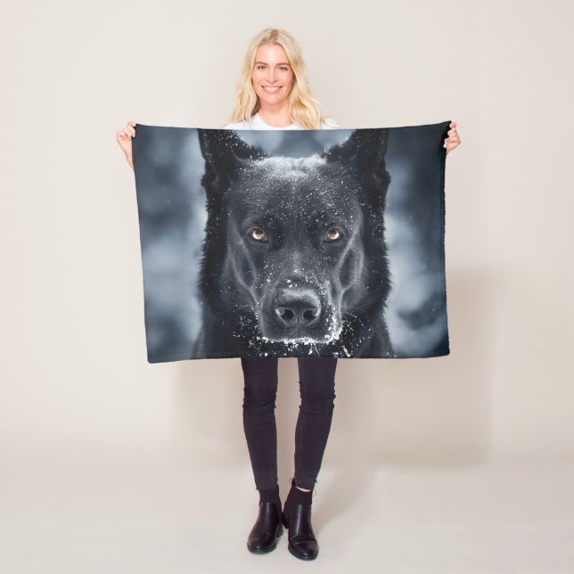 Couverture Polaire Black German Shepherd (En situation)