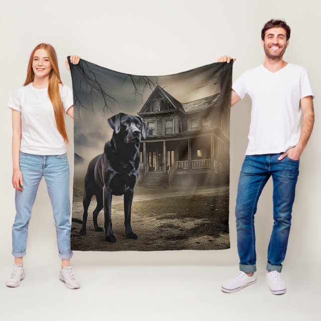 Couverture Polaire Black Labrador Halloween (En situation)