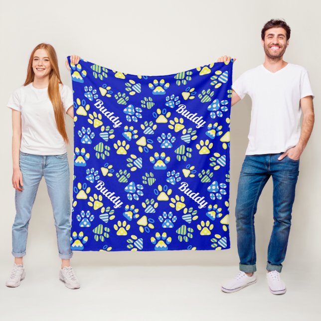 Couverture Polaire Blue Paws Chien personnalisé (En situation)