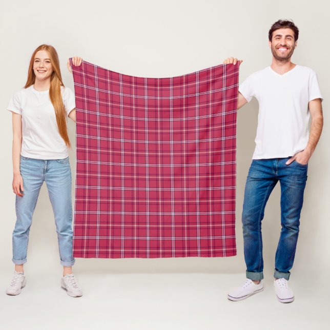 Couverture Polaire Brick Red and Soft Peach Plaid (En situation)