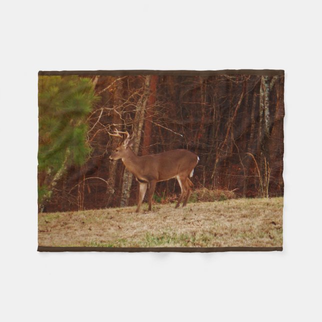 Couverture Polaire Buck Deer par les arbres (Devant (Horizontal))