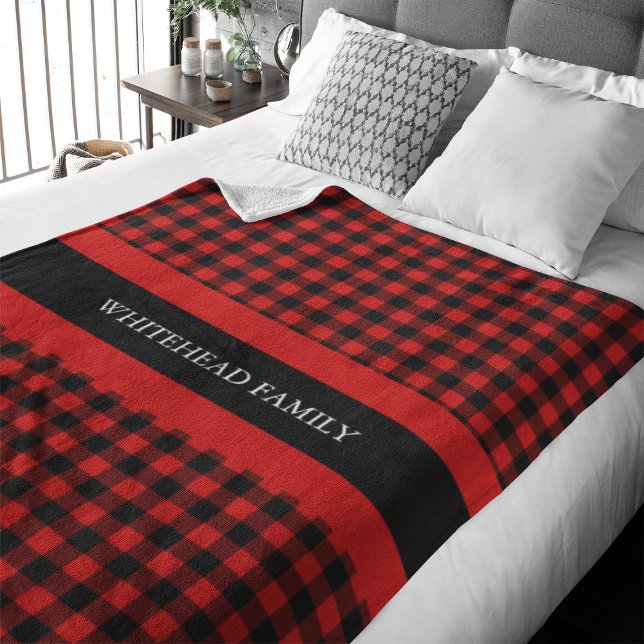 Couverture Polaire Buffalo Plaid Red Black Classic Name (Add some personalized style and cozy comfort to your space with this classic buffalo plaid)