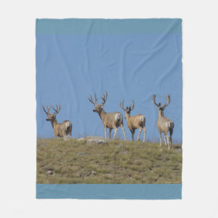 Couverture Polaire Cerfs Mulets D9 en Velours sur Fond Ciel
