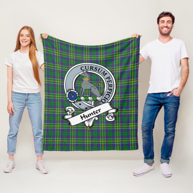 Couverture Polaire Chasseur de Hunterston Clan Badge Tartan Plaid (En situation)