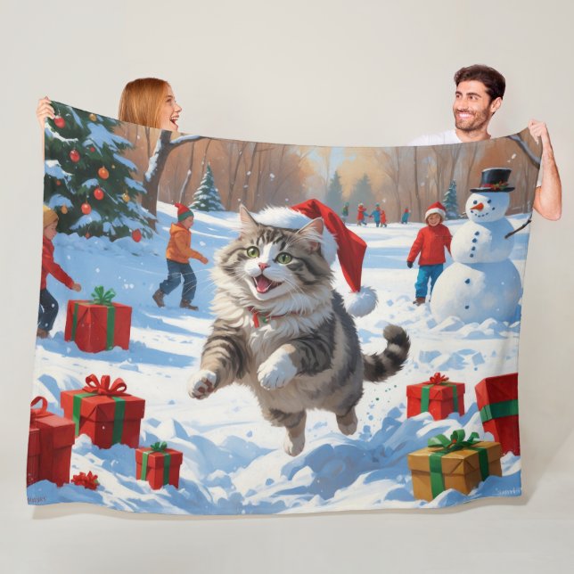 Couverture Polaire Chat de Sibérie courant dans la neige avec Casquet (En situation)