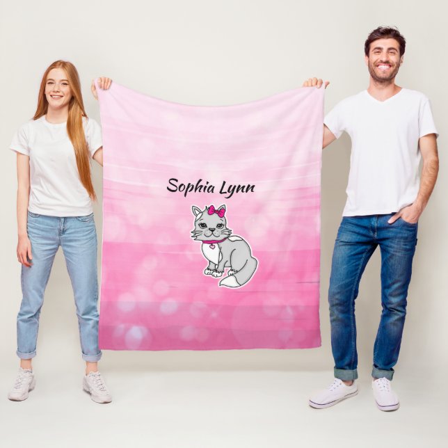 Couverture Polaire Chat gris et blanc Personnalisé Fille rose (En situation)
