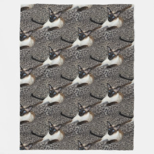 Couverture Polaire Chat siamois sur des taches d'animal sauvage