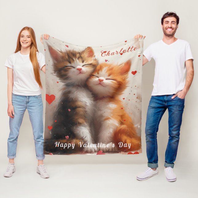 Couverture Polaire Chats mignons qui se câlinent avec des coeurs roug (En situation)