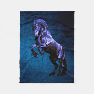 Couverture Polaire Cheval friésien, étalon de beauté noir, dessin ani