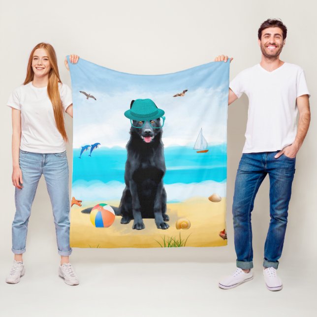 Couverture Polaire Chien berger allemand noir sur la plage (En situation)