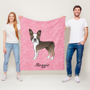 Couverture Polaire Chien Boston Terrier Bringé sur des cœurs roses et