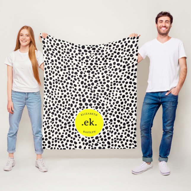 Couverture Polaire Chien dalmate Abstrait Motif Monogramme jaune (En situation)