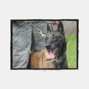 Couverture Polaire Chien Malinois Belge Souriant