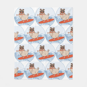 Couverture Polaire Chien pug heureux en surf sur planche de surf band