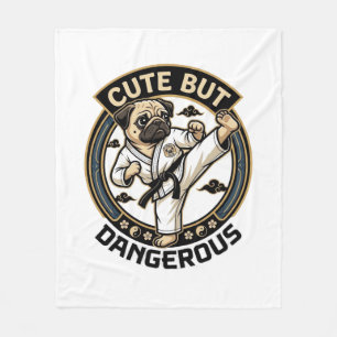 Couverture Polaire Chien Pug Karaté Kick Cute Mais Dangereux_1