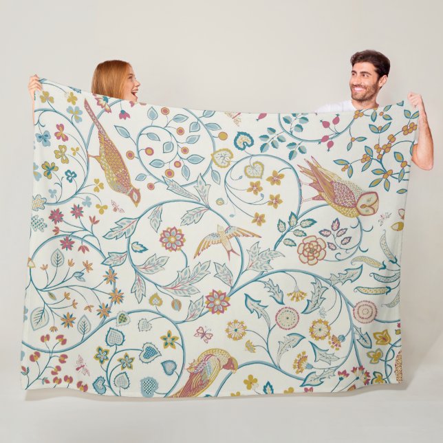 Couverture Polaire Chouette botanique et baies (En situation)