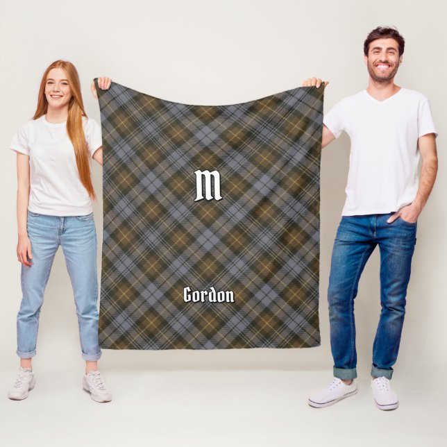 Couverture Polaire Clan Gordon Patiné Tartan Fleece Blanche (En situation)