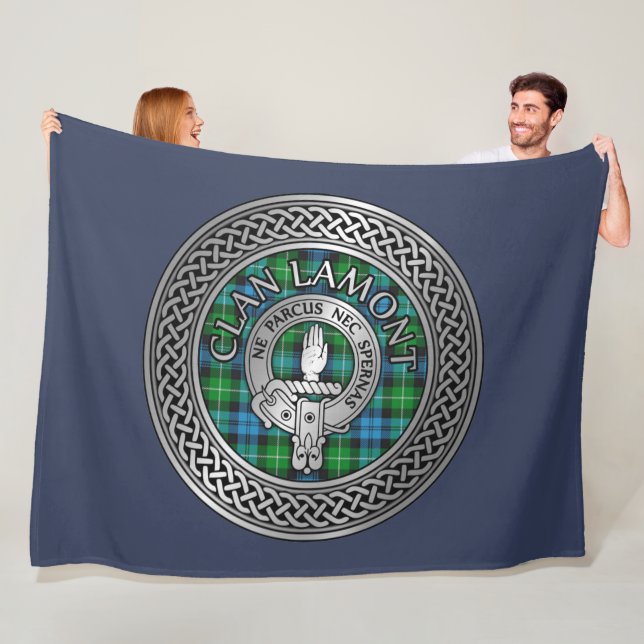 Couverture Polaire Clan Lamont Crest & Tartan Knot (En situation)