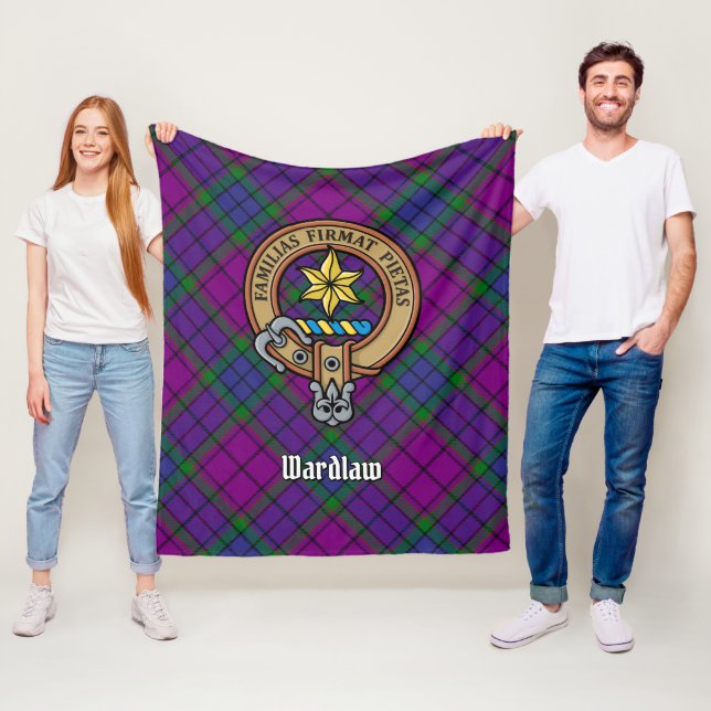 Couverture Polaire Clan Wardlaw Crest sur Tartan (En situation)
