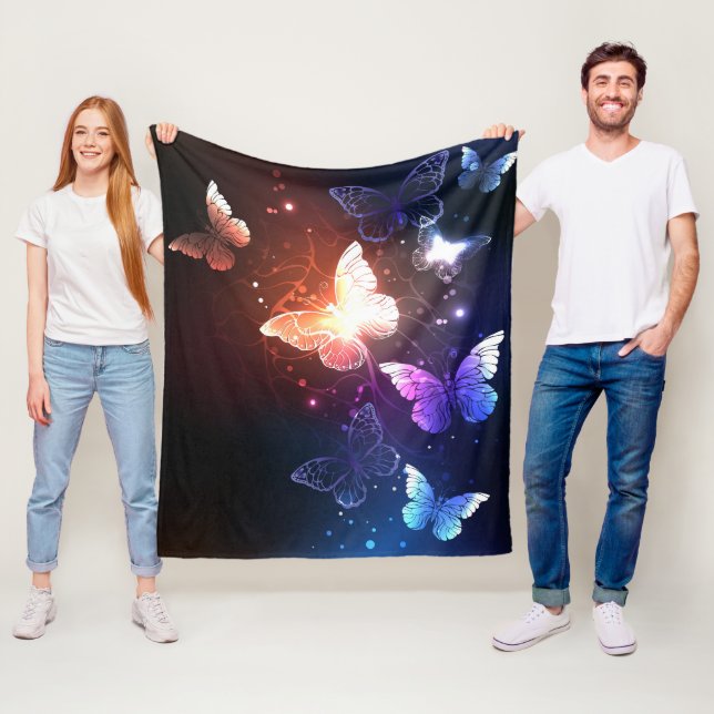 Couverture Polaire Clowing Night Butterflies (En situation)